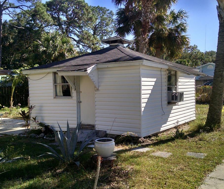 1 Beige Cozy Or 1 White Cozy Efficiency In * Titusville