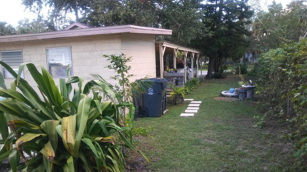 1 Beige Cozy Or 1 White Cozy Efficiency In * Titusville